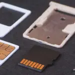 Apple iPhone, dal 2022 niente più SIM