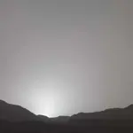 Perseverance fotografa un tramonto blu su Marte