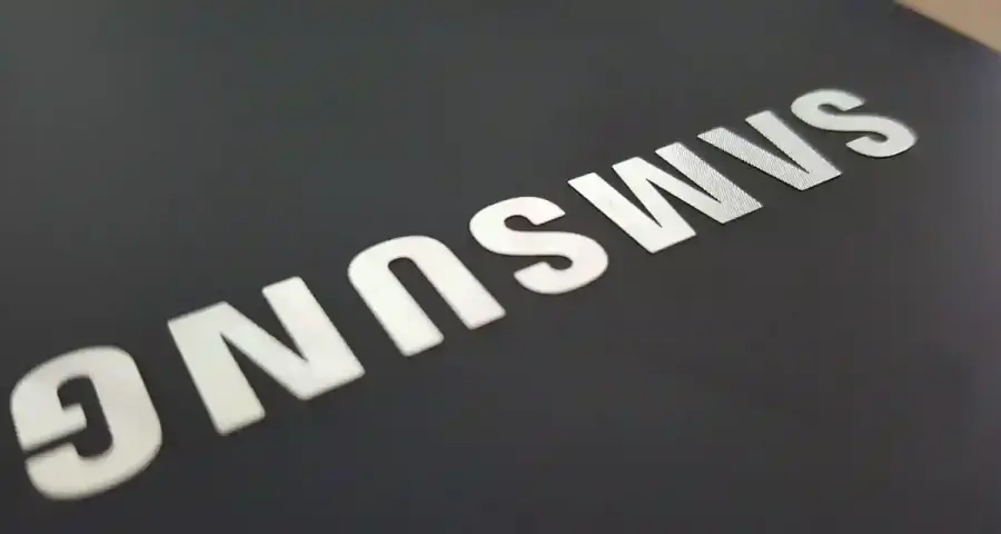 Samsung scherza sulle "non innovazioni" dell'iPhone