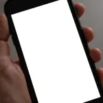 Come evitare di surriscaldare lo smartphone con questo caldo