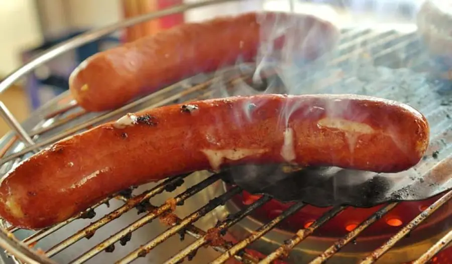 Cancro al seno, salame e salsicce fra i fattori scatenati