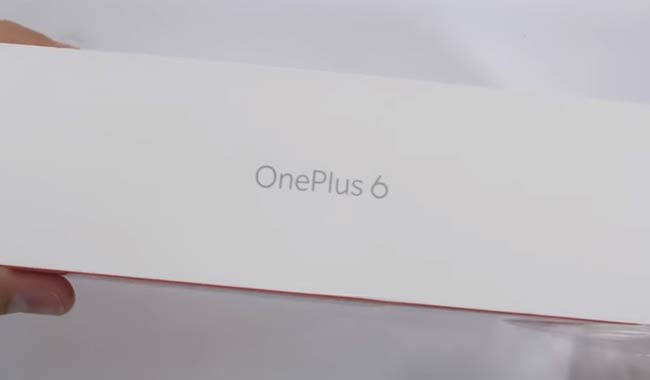 One Plus 6 mezz'ora di ricarica per una giornata intera