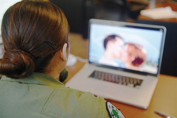 Truffe online, falsi buoni e premi Amazon