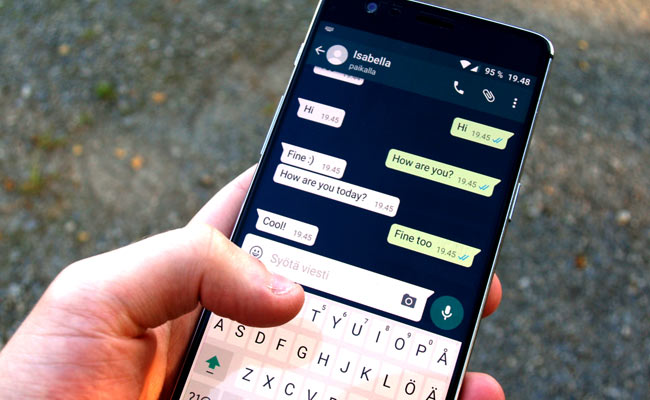 WhatsApp 122 milioni di multa presi da Facebook