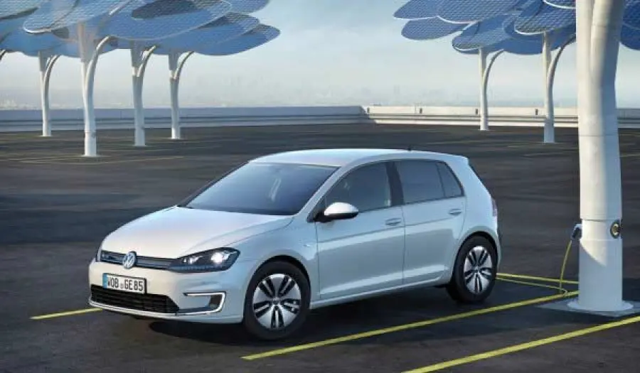 Volkswagen, la rinnovata e-Golf al Los Angeles Auto Show