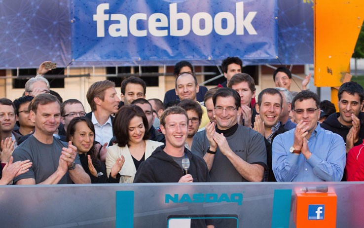 Facebook, un colosso non solo social