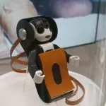 RoBoHoN, è di Sharp lo smartphone robot sensibile