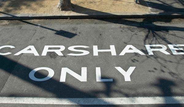 Car sharing con vetture ibride anche in Italia