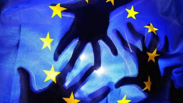 Facebook, Twitter, Microsoft, Google con l'UE per combattere l'odio online