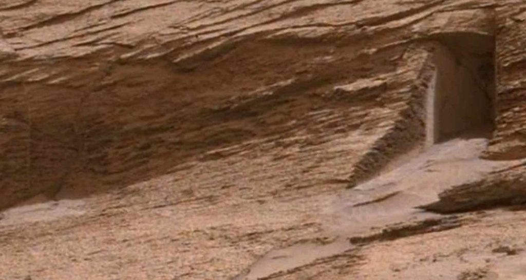 La porta su Marte grande quando la cuccia di un cane