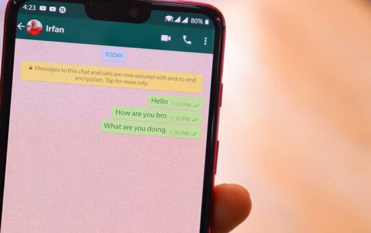 WhatsApp come inoltrare un messaggio senza la spunta